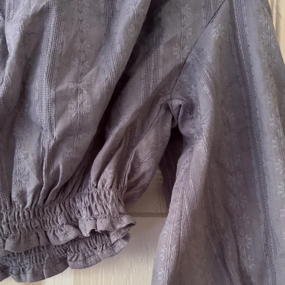 Universal Thread Mauve Blue Cropped Blouse - Picture 4 of 7